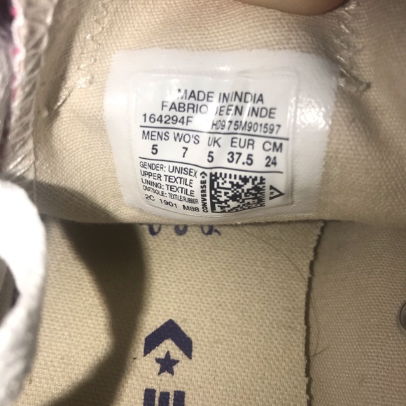 Pink Converse Size 7 - Picture 3 of 3
